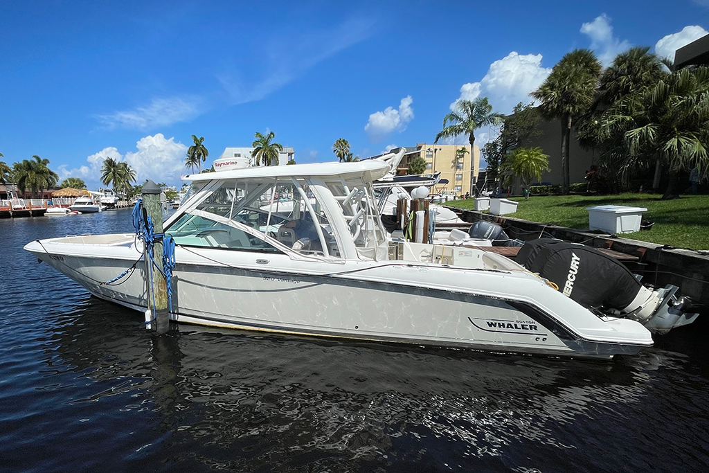 2018 Boston Whaler Vantage 320