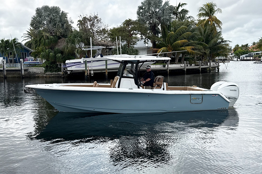 2023 Sea Hunt Gamefish 30 Forward Seating